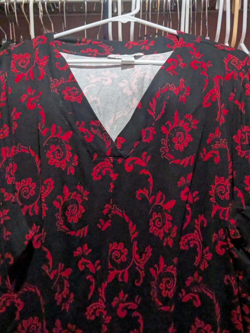 Liz Claiborne Black V-Neck Tunic with Red Scroll Print